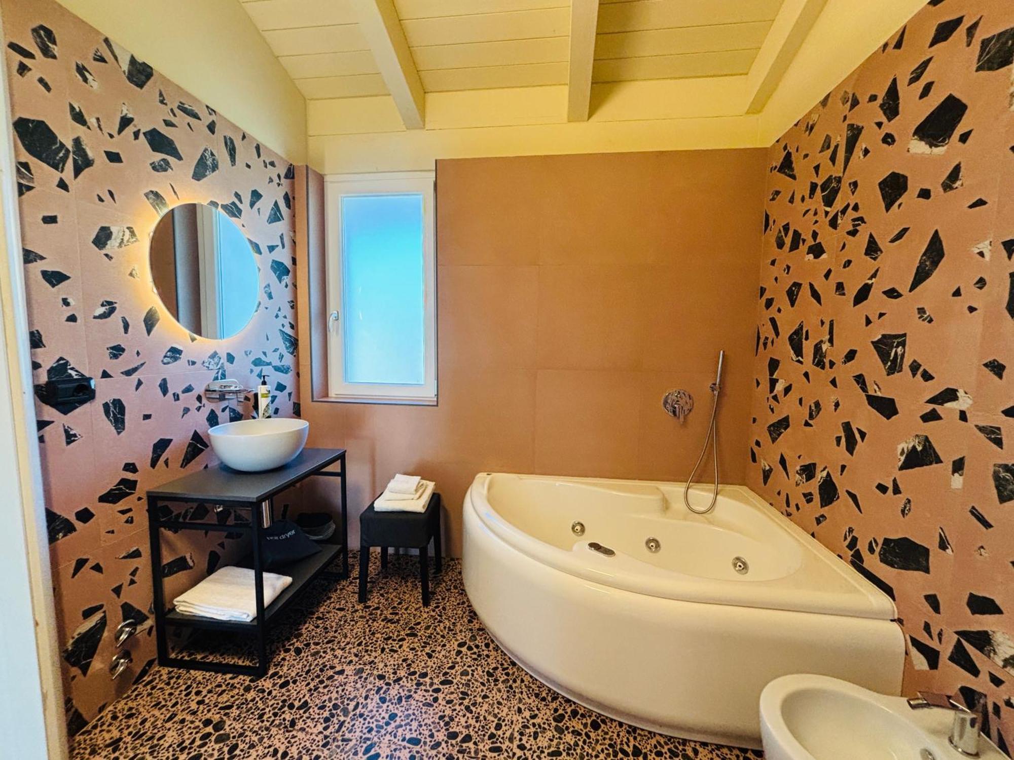 Terra Di Vento Bed and Breakfast Montecorvino Pugliano Eksteriør billede
